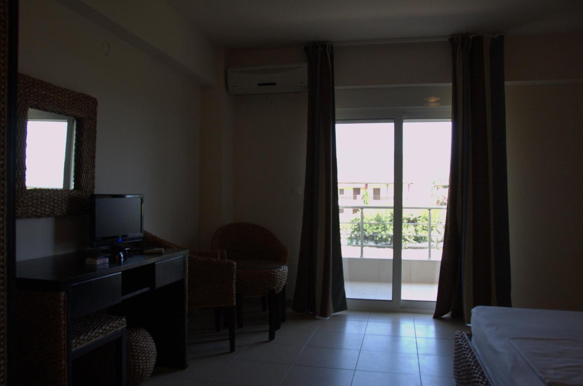 Hotel Sarti Beach Екстер'єр фото