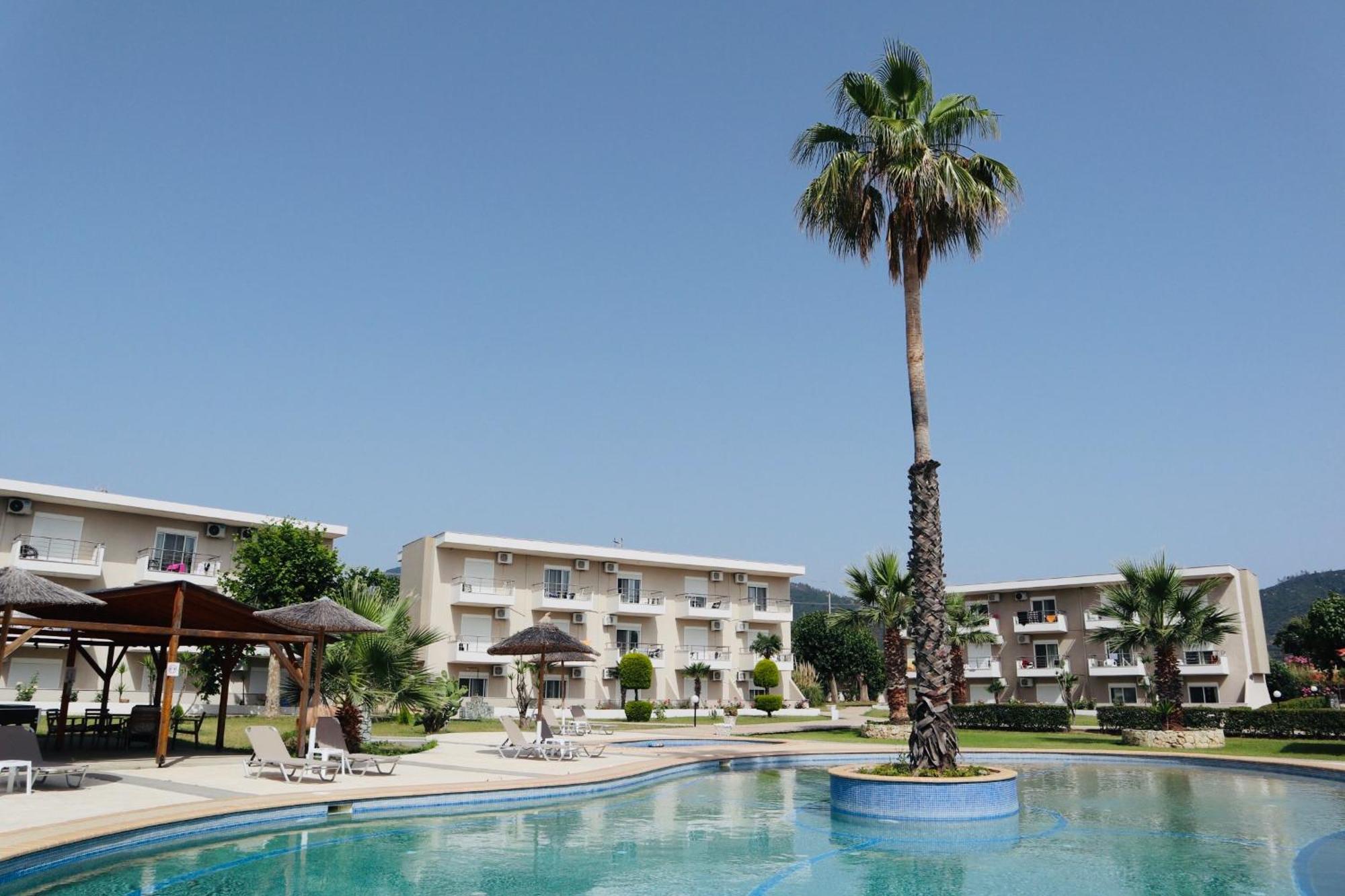Hotel Sarti Beach Екстер'єр фото