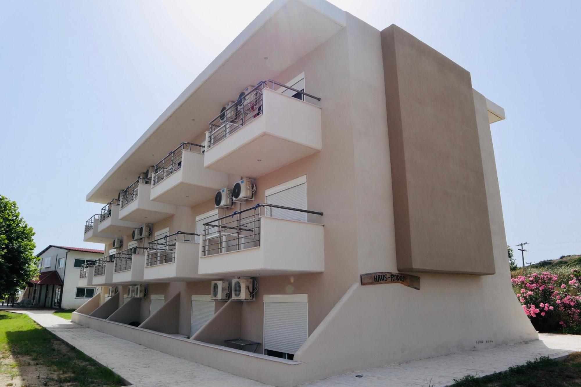 Hotel Sarti Beach Екстер'єр фото