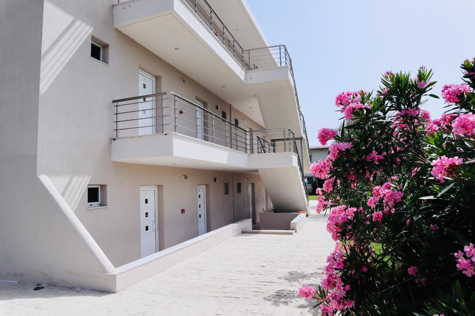 Hotel Sarti Beach Екстер'єр фото