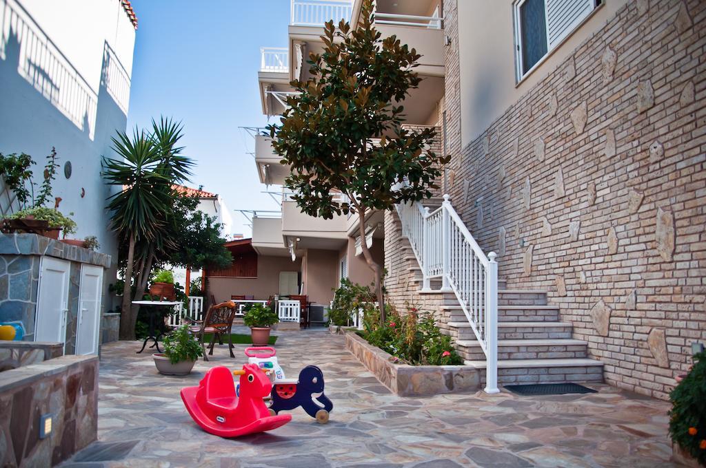 Hotel Sarti Beach Екстер'єр фото