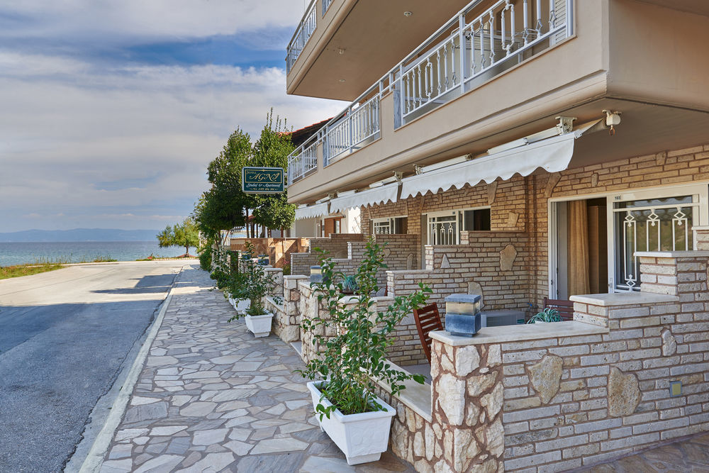 Hotel Sarti Beach Екстер'єр фото